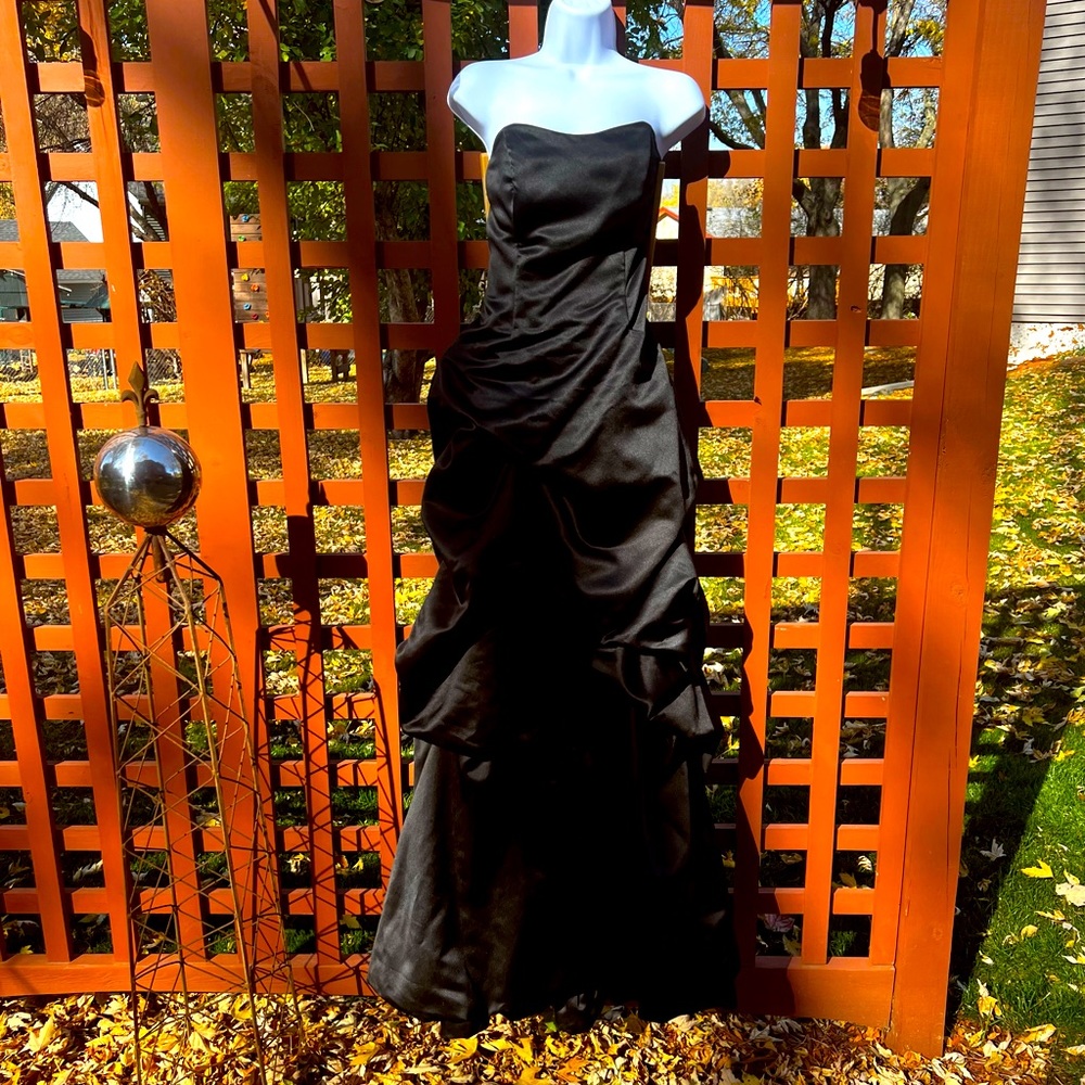 Impression Black formal dress